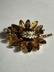 JULIANA Brooch D&E Book Piece Orange & Root Beer Rhinestones Gold Leaves Vintage