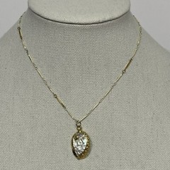 Vintage Gold & White Enamel Twisted LInk Chain w/Mother of Pearl Pendant 15 1/2″
