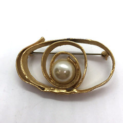 Vtg Brooch Mod Retro Geo Statement Goldtone metal Faux Pearl Classiccore