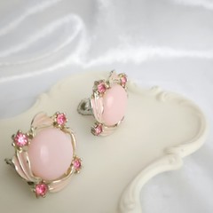 Vtg Pink Thermoset Flower Clip Earrings Rhinestone Gold Tone MCM Ribbon Cabochon