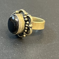 Vintage Black Onyx & Brass Metal Ring Boho Size 9 Gold Tone Protection Strength