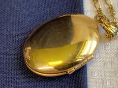 Vtg Gold Filled Locket Necklace 4.8g Fine Jewelry 14.5″ Chain Diamond Cut Design