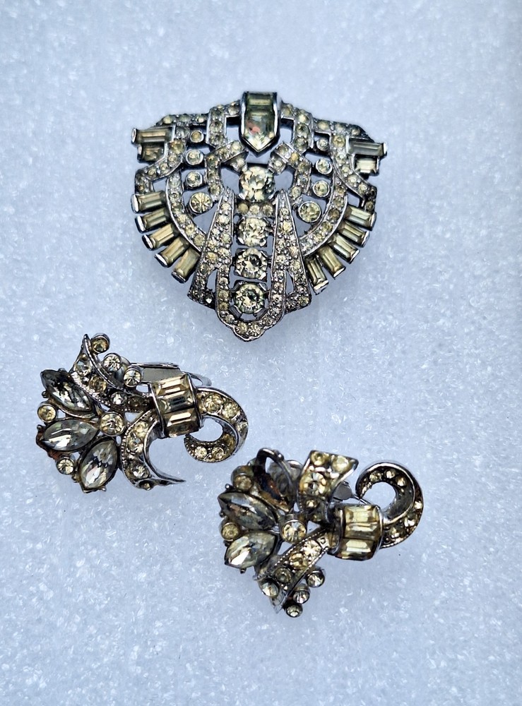Vintage Clear Rhinestone Silver Tone Brooch Pin + Earrings 3 piece set
