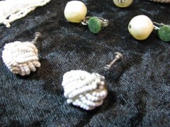 LOT P21 – 8 pc VINTAGE PEARL & SEED BEAD NECKLACE EARRINGS BRACELET RING CLUTCH