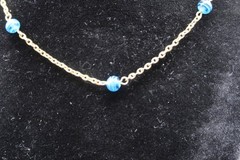 Vtg Gold Tone Chain Station Necklace w/ Blue White Swirl Bead Accents 16″