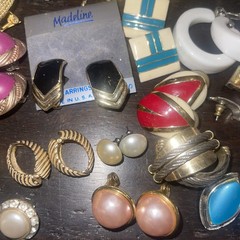 Vintage Goldtone Jewlery Drop Dangle Some Signed Monet & More 118 Pair & 22 …