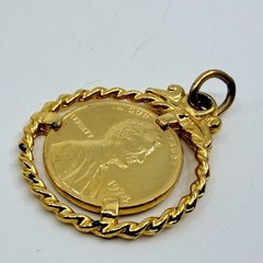 Vintage 1974 Abraham Lincoln One Cent Coin Pendant Gold Tone Twisted Rope Bezel