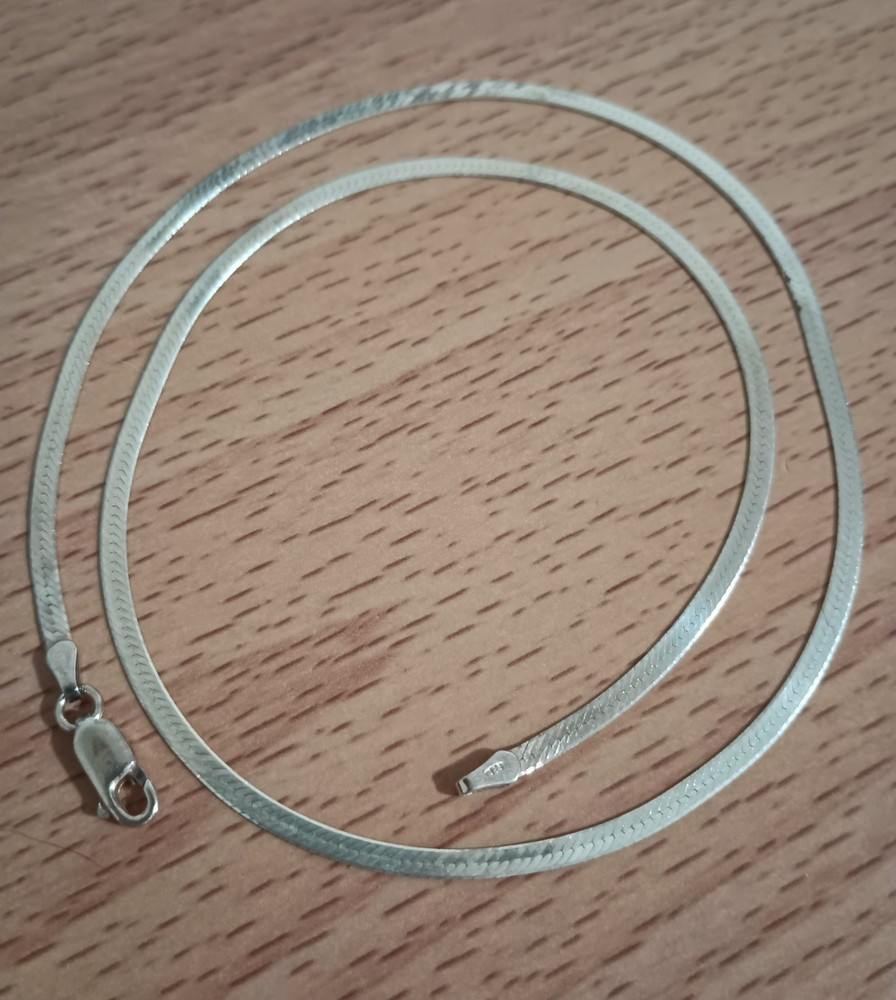 Vtg 925 Italy Sterling Silver 2.5mm Herringbone Chain 18″ long Necklace