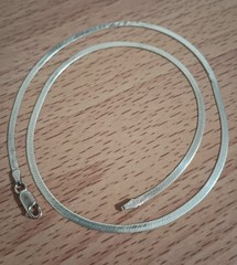 Vtg 925 Italy Sterling Silver 2.5mm Herringbone Chain 18″ long Necklace