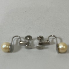 Vintage Pearl Earrings Silver Screw Back Classic Elegant Bridal Old Money Estate