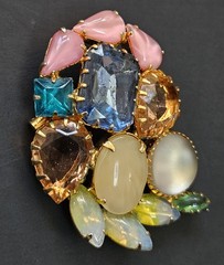 Vtg JULIANA D&E Cluster Faceted Multicolor Rhinestone Brooch & Clip-On Earrings