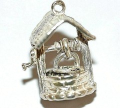 Vintage MOVING Sterling Silver Wishing Well Bracelet Charm 4.2g