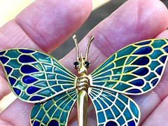 Vintage 18K Gold PLIQUE A JOUR Articulated BUTTERFLY Brooch Moveable Signed MINT