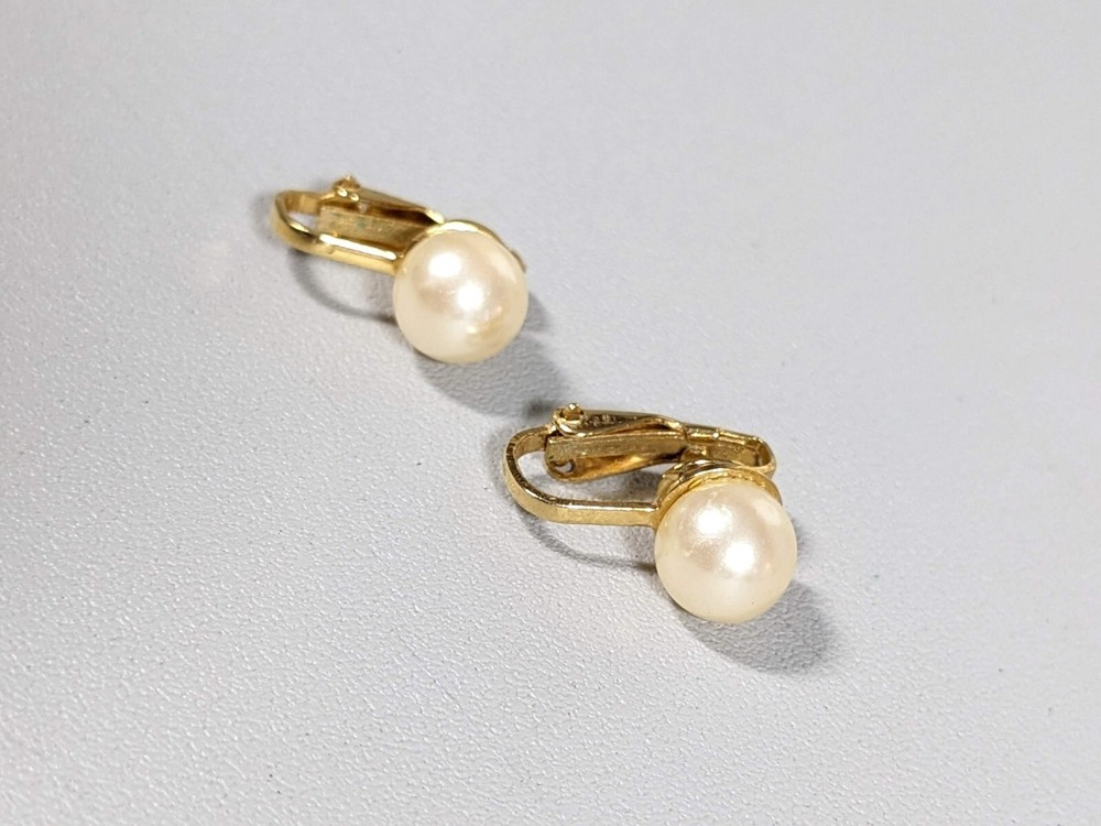 Vintage Gold Tone Ivory Color Faux Pearl Solitaire Clip Earrings