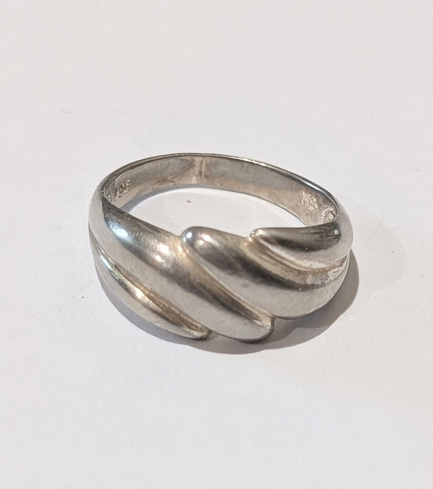 Vintage 925 Sterling Silver Wavy Pattern Size 7.75 Ring Signed NF 3.3 Grams