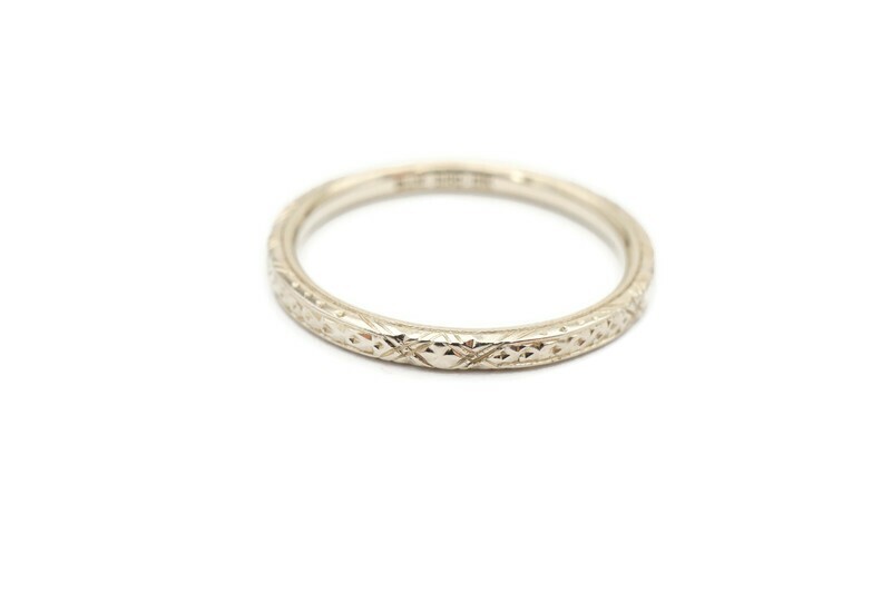 Vintage 18k White Gold Etched Ring Size 6.75