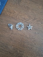 Vtg 1950s-1960s 3 Piece Jewelry Set 2 Brooches 1 Pendant No Chain Silver Blue