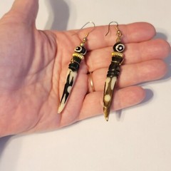 Vintage Long Tribal Dangle Pierced Earrings Carved 3.75″ Unique Tribal kp-36