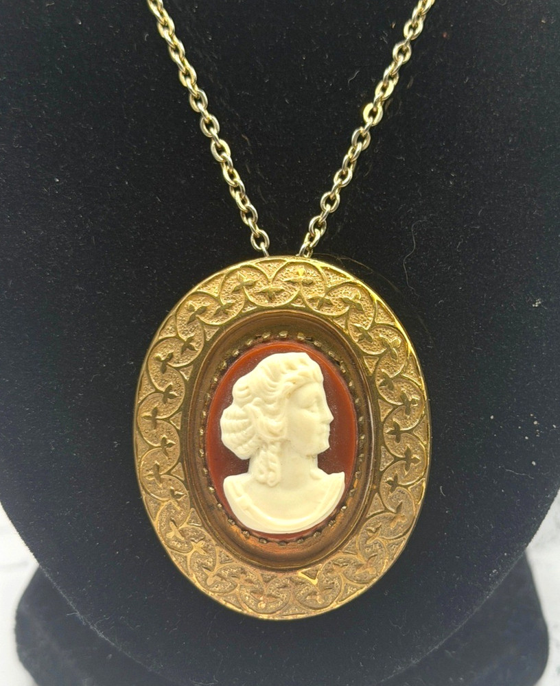 Vintage Large Portrait Cameo Pendant Brooch 2″ Ornate Gold Tone 18″ Chain