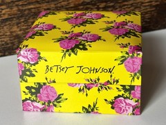 Betsey Johnson Charm Bracelet – Gold Tone Pearl Elephant, Bows, Hearts NIB