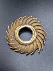 Vintage 1955 – 1968 HAR Textured Gold Tone Sunburst Brooch Pin 2 1/4″