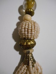 VTG AVENUE Multi Strand Beige Glass Micro Bead Bone Stone & Metal Necklace 28″