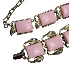 Vintage Pink Thermoset Jewelry Set Gold Tone Leaves Necklace Bracelet Earrings
