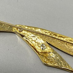 Tona Vintage Brooch Pin Shiny Matte Gold Tone Long Curved Ribbon Abstract 4″