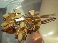 HUGE 3D Gold Plate Yellow Art Glass Flower Brooch Vintage 40’s 195JN0