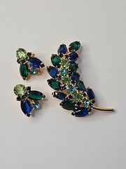 VTG Juliana Brooch & Clip on Earrings Green Blue Rhinestones Goldtone