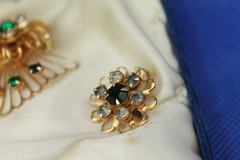 1950’s Vintage Jewels of Elegance Emerald Simulant Brooch & Earring Set