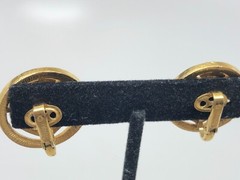 Vtg Crown Trifari Clip Earrings Round MCM Geometric textured gold tone signed