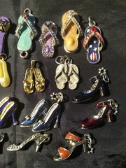 Lot 20 Shoe Heel Sandal Pendant Charm Enamel Silver/Gold Tone Jewelry (L195)