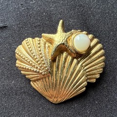 Vintage 1928 Cushion Clip-On Gold Tone Seashell / Beach Themed Earrings