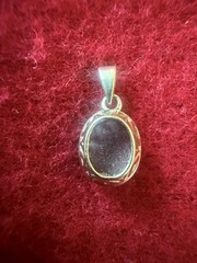 9 Carat Yellow Gold Pendant With Star Ruby