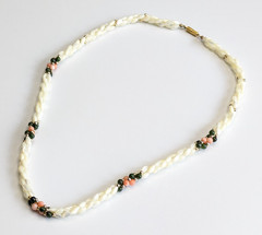 VTG Mother of Pearl Twisted Nephrite Coral Beaded Barrel Clasp 23″ Necklace