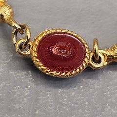 Vintage Cameo Bracelet Linked Gold Tone Chain Resin Missing One 6.25″