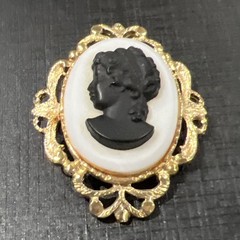Vintage Cameo Brooch 2.25 In