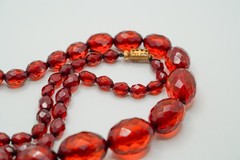 Vintage Cherry Amber Bakelite Faceted Oval Bead Necklace 29″ x 24mm-8mm JB46