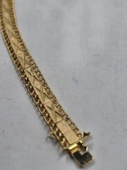 Vintage Gold Tone Diamond Cut Chevron Link Bracelet Safety Chain Box Clasp
