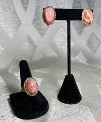 Vintage Marvella Pink Marble Cabachon Jewelry Set Ring & Clip On Earrings