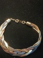 Stunning Verybeautiful 7.5” GOLD TONE BRAIDED BRACELET Herringbone