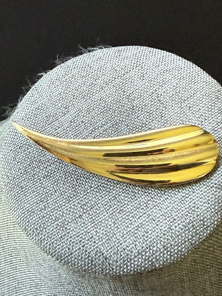 Vintage Gold Tone Modernist Abstract Brooch Pin Career Capsule Statement