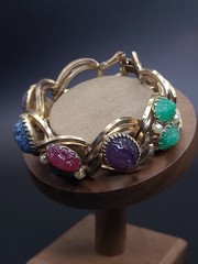 Vintage Reinad 5th Ave NY Carved Art Glass Cabochon Bracelet 1940s