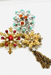 Exceptional Vtg Lot 7 Rhinestone Faux Pearl Brooches, Liz Claiborne Heart Etc.