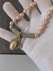 Vintage Rare Givenchy Faux Pearl Statement Choker Necklace 15.5″