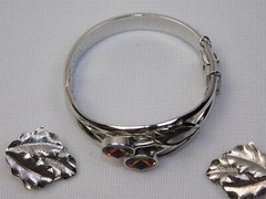 Vtg Whiting & Davis Silver Rivoli Fire AB Stone Hinged Bangle & Clip On Earrings