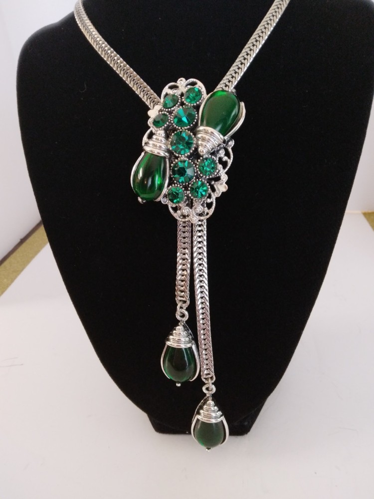 Selro Lariat Necklace Emerald Green Lucite Pendants Czech Glass Rhinestone 1960s