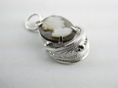 Sorrento Sterling Silver Carved Abalone Shell Cameo Pendant 1.7g 925 7/8 Inch
