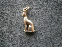 Bast Bastet Egyptian Seated Cat Vintage Goldtone Bracelet Charm Pendant 2.0g